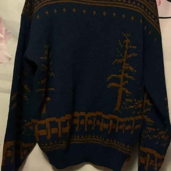 vintage Robert Bruce deer embroidered crewneck sweater from 1990s Size L
